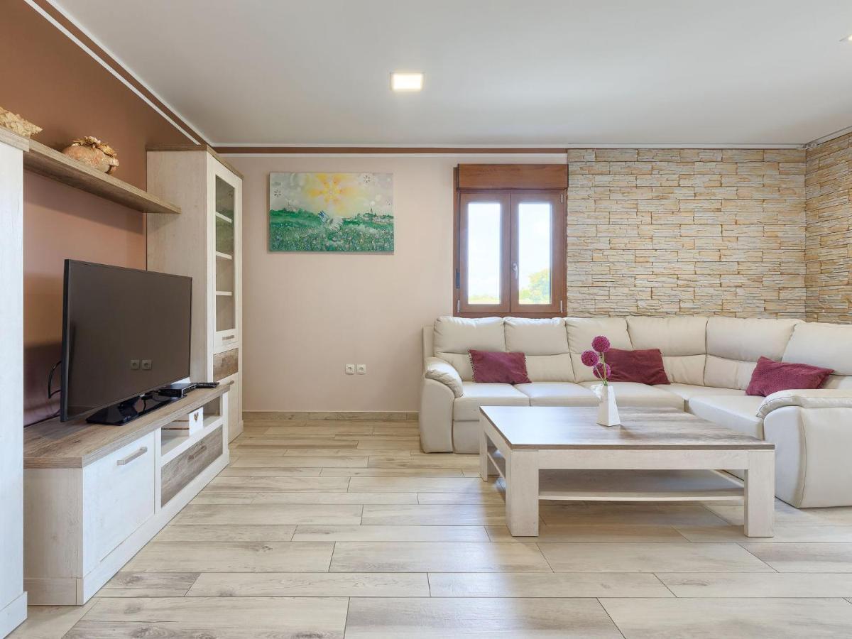 Holiday Home Villa Aniva By Interhome Zminj Ngoại thất bức ảnh